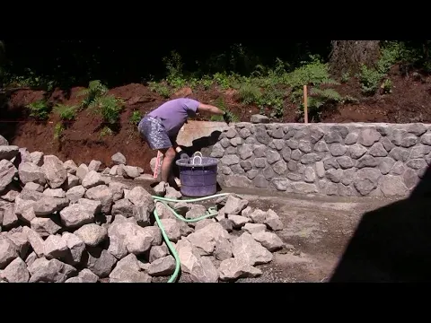 Building Stone Retaining Wall