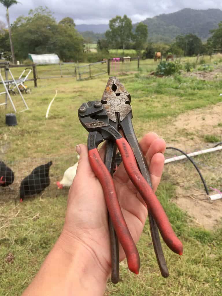 Best Fencing Pliers – The 6 Best Fence Pliers for the Job