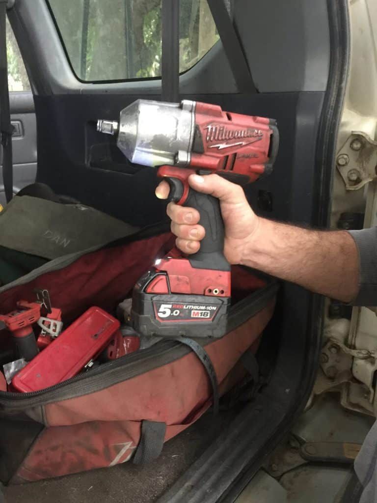 Makita vs Milwaukee Show-Down – Which Tool Brand is Better?