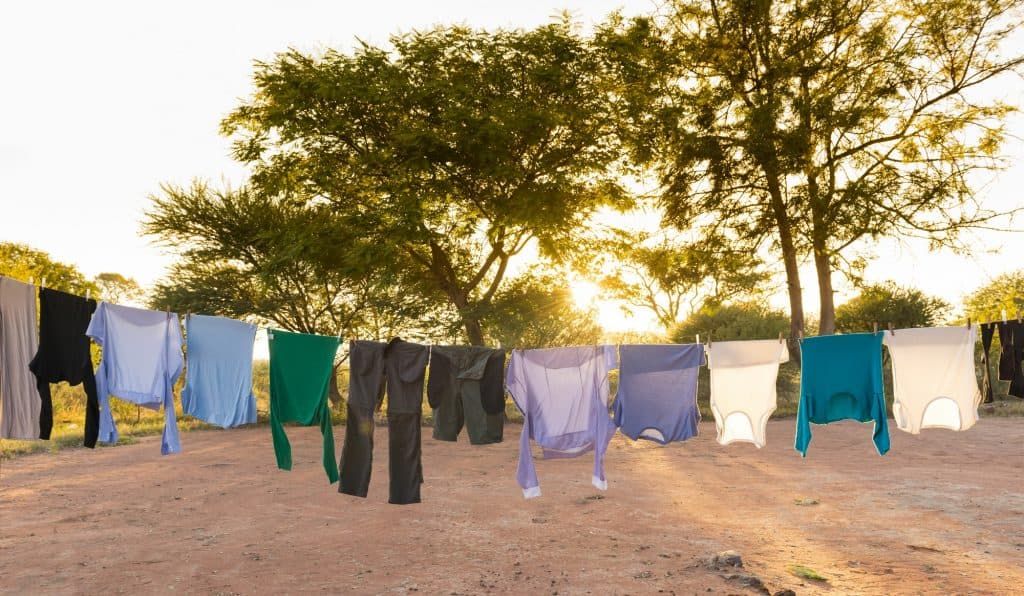 off-grid-washing-machine-outdoor-drying
