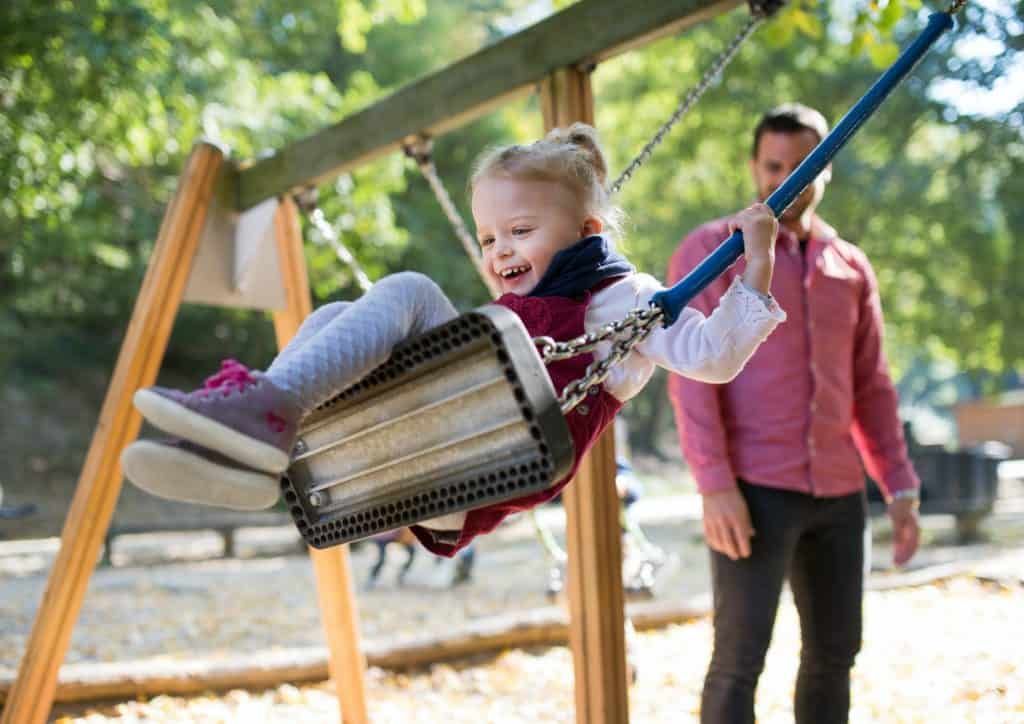 best-swing-set-for-small-yard-kids