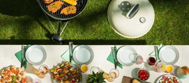 outdoor-party-food-on-table