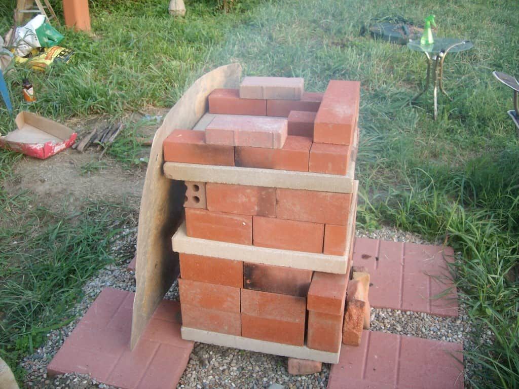 diy-brick-outdoor-pizza-oven-from-side