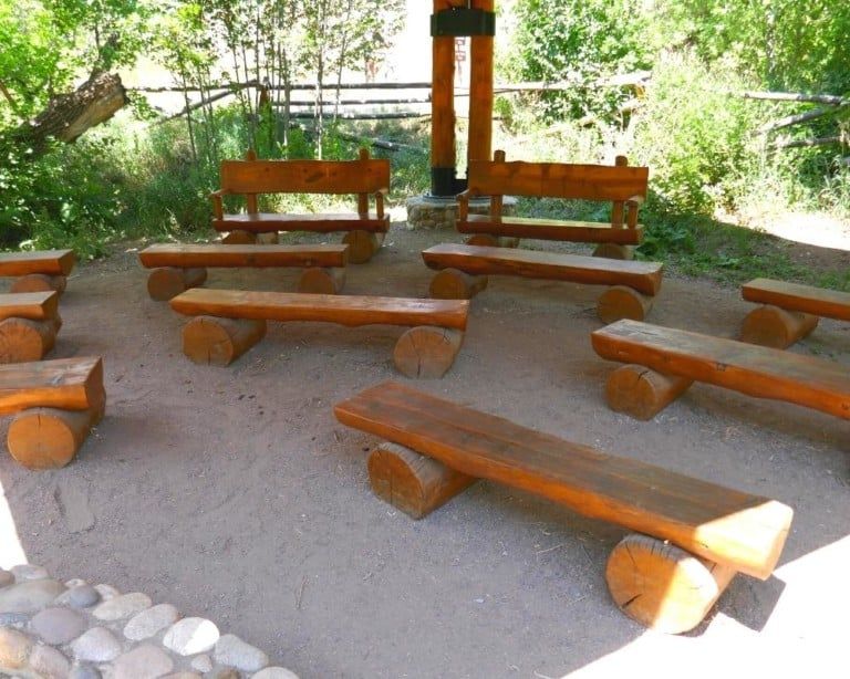 DIY Wood Log Benches: 10 Free Designs and Ideas to Build Your Own