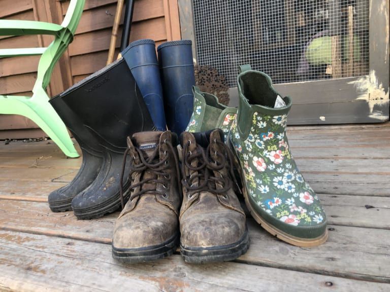Best Farm Boots for Women – Safety Brands, Rain Boots, and More!