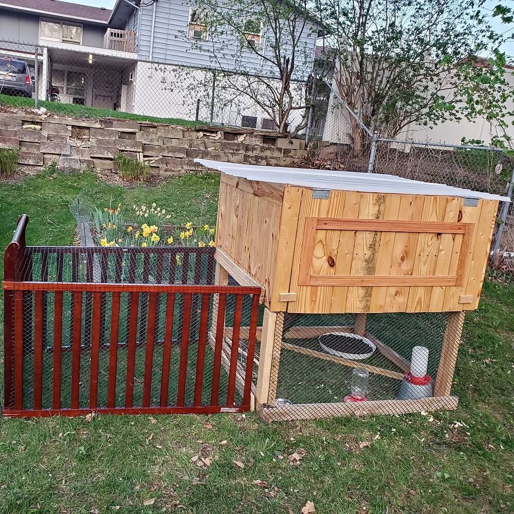 perfect diy chicken coop from pallets