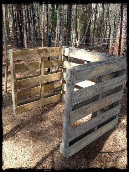 super easy chicken coop from wooden pallets